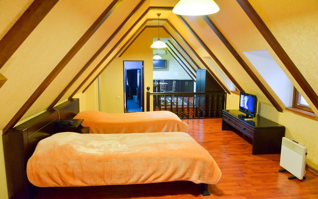 Hotel Old Town Kutaisi Oda fotoğraf